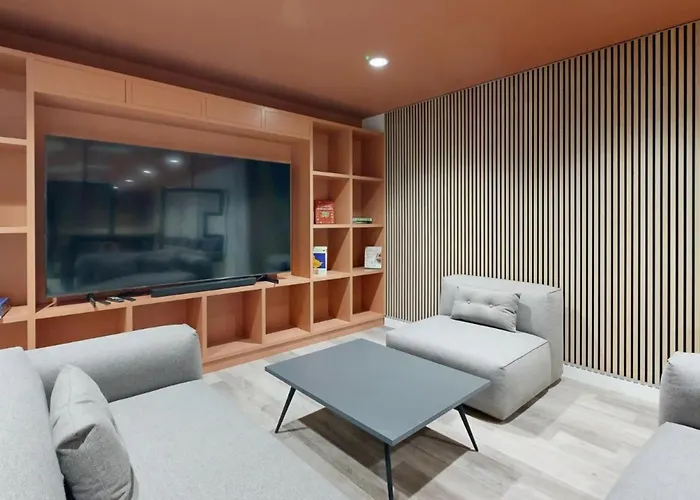 Apartment Bright & Spacious Mid-level At Briggate Centre Leeds (West Yorkshire)