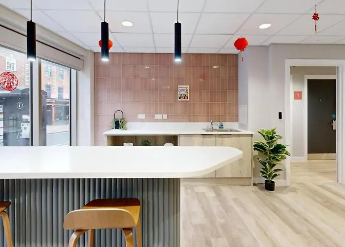 Bright & Spacious Mid-level At Briggate Centre Lejlighed Leeds (West Yorkshire)