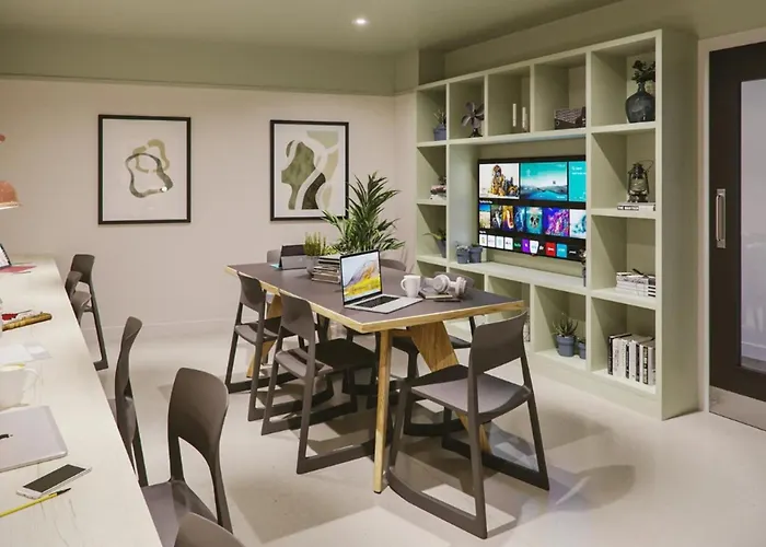 Lejlighed Bright & Spacious Mid-level At Briggate Centre